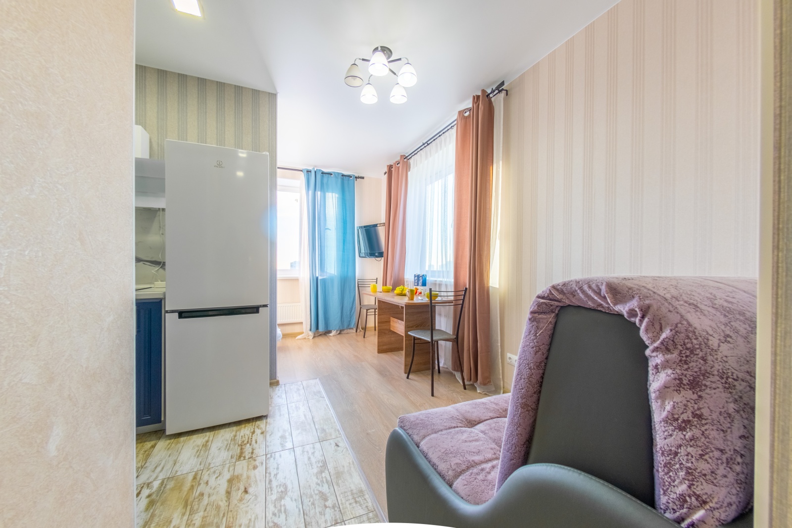 1-комнатная Квартира "ColorApartments" с бесплатным Wi-Fi в 10-ти минутах от станции г. Королев!