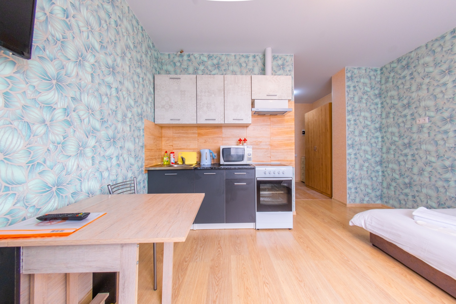 1-комнатная Квартира "ColorApartments" с бесплатным Wi-Fi в 10-ти минутах от станции г. Королев!